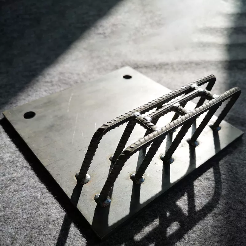 Placa de anclaje integrada